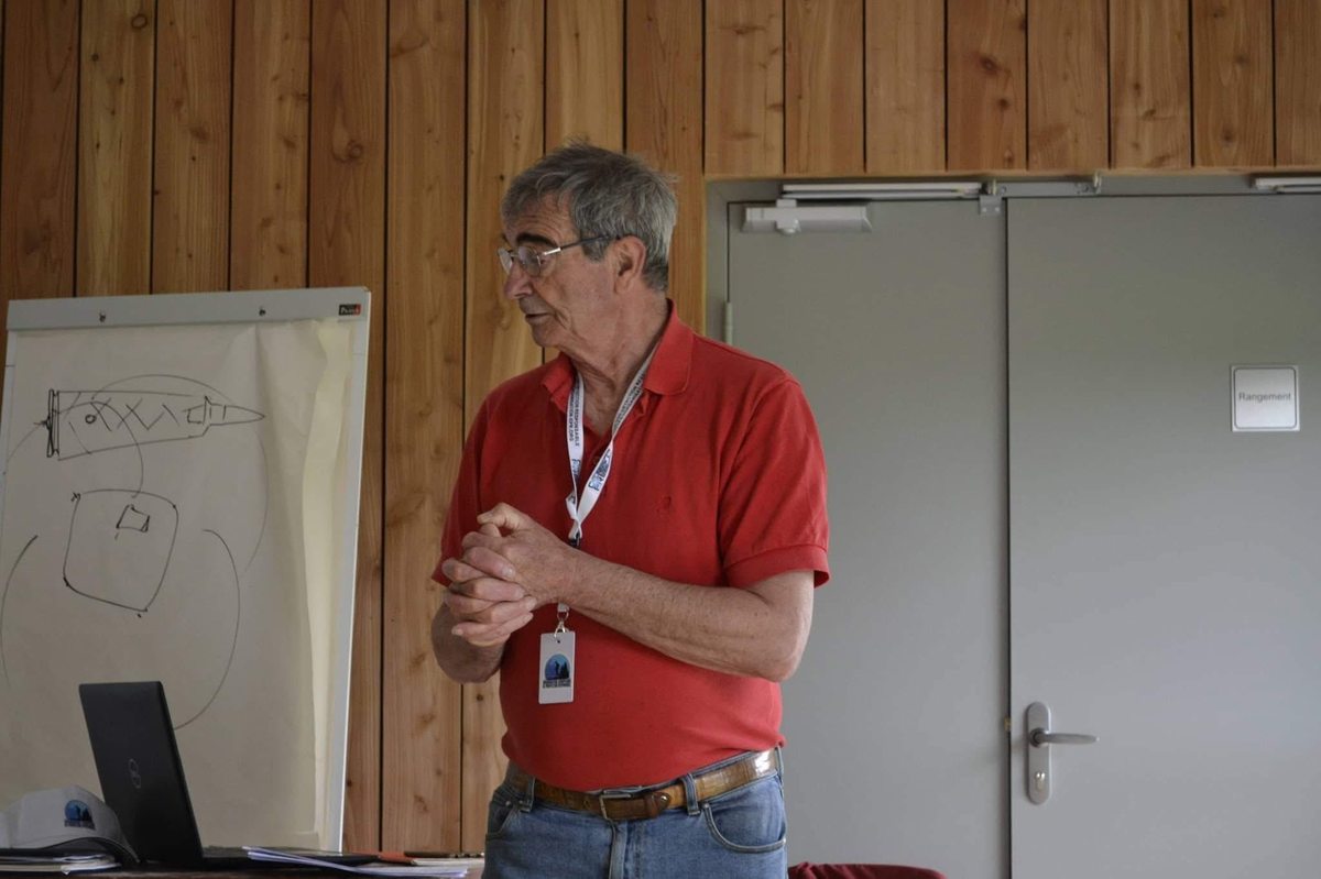 Formateur de l'OEPR animant une session de formation